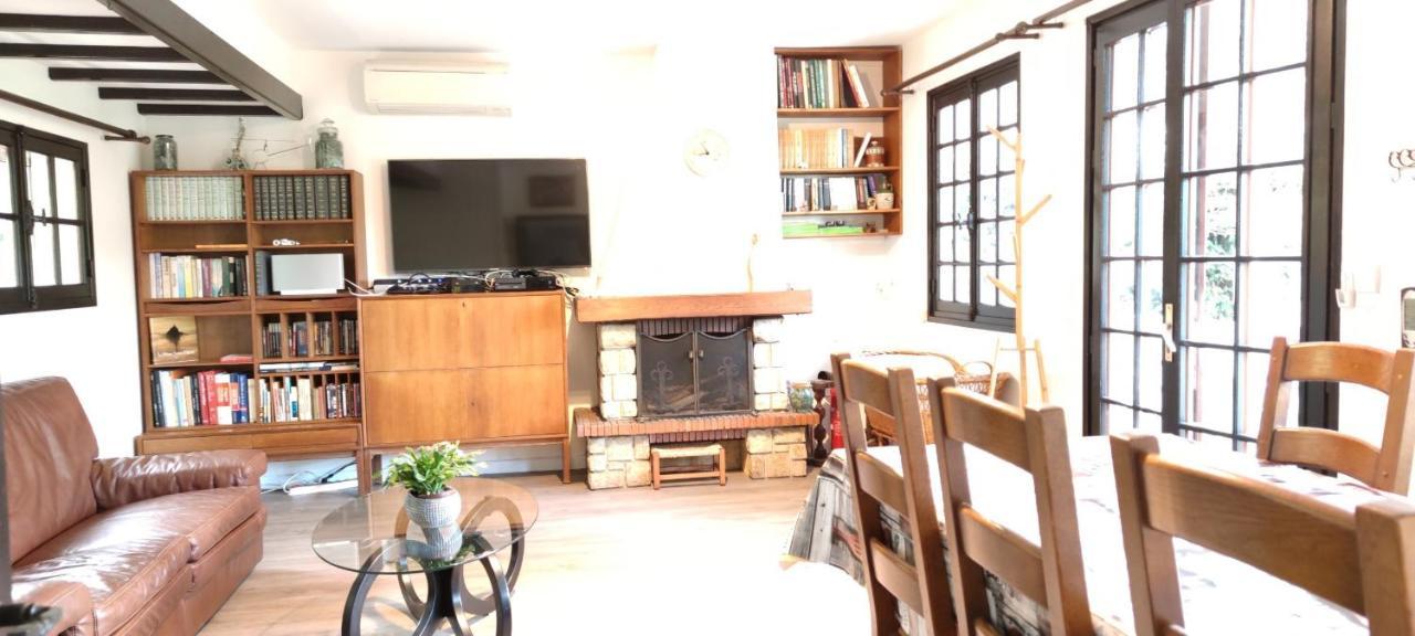 Chalet les falaises Saint-Léonard Extérieur photo